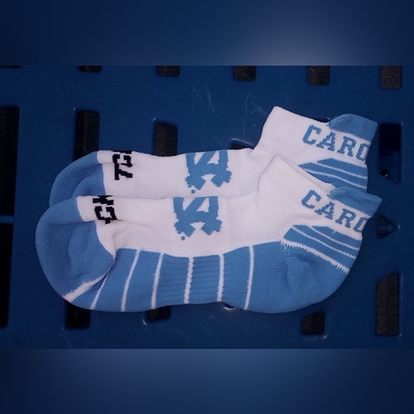 UNC Tarheels Socks Adult Medium - Picture 2 of 3